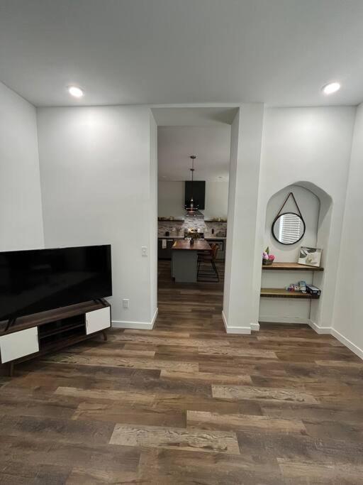 Вілла Luxury 2Br Within Walking Distance To Nightlife!! Ковінгтон Екстер'єр фото